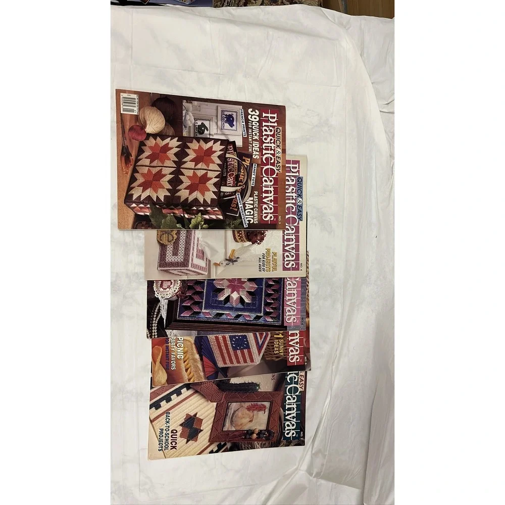 Lot of 5 quick and Easy Plastic Canvas Magazine‎ Craft Patterns 1990
